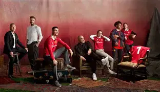 欧洲足球赛场：球星们的表现备受关注(欧洲的足球比赛)