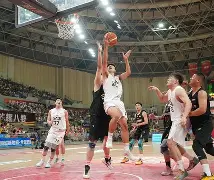 弗赖堡主场大胜汉诺威,豪取五连胜的简单介绍 弗赖堡主场大胜汉诺威,豪取五连胜的简单介绍